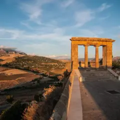 Antico tempio dorico domina il paesaggio collinare di Sambuca di Sicilia. Un luogo suggestivo per scoprire cosa vedere a Sambuca di Sicilia.