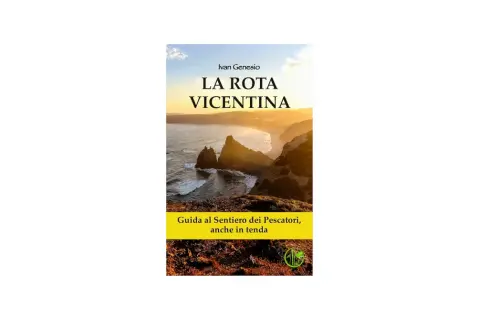 Copertina del libro "La Rota Vicentina", guida al **sentiero dei pescatori** con scogliere mozzafiato al tramonto.