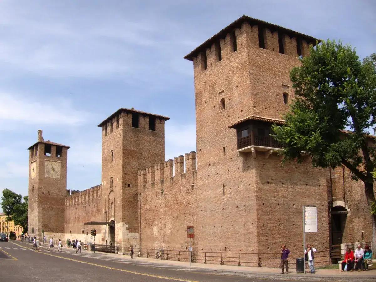Torri medievali e mura di Castelvecchio, un must per cosa vedere a Verona in due giorni.