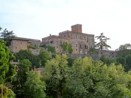 Borghi vicino Parma - Guida per itinerari tra castelli e sapori